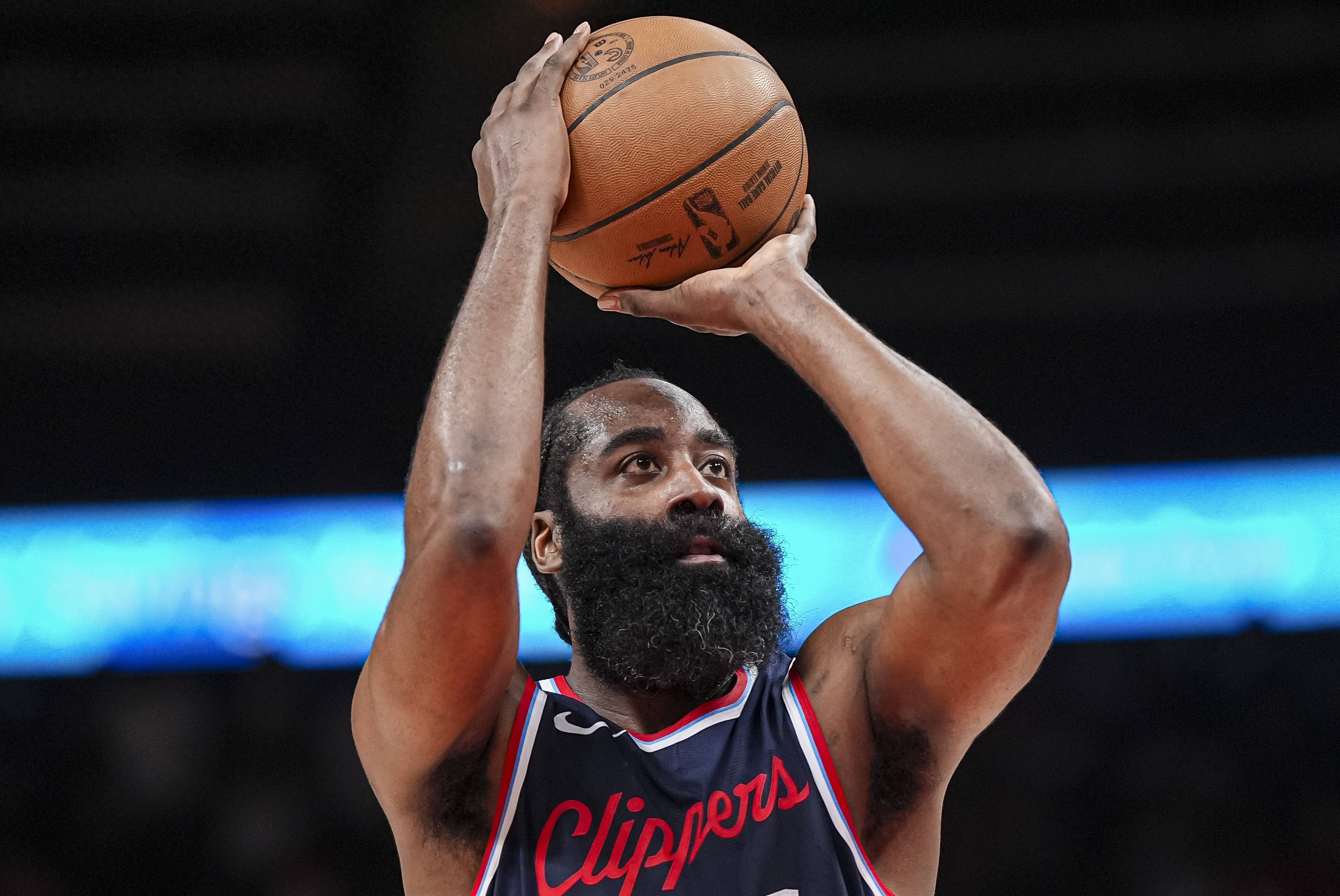 皇家马德里不断突破！，哈登连续十五场比赛得分超过表现优异全场沸腾不已的简单介绍