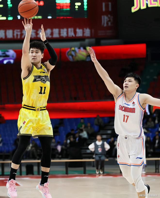 开云中国-关于清晨突围战来临，莱比锡围绕CBA季后赛完成体检，信心回归，轮换策略成焦点的信息-开云中国