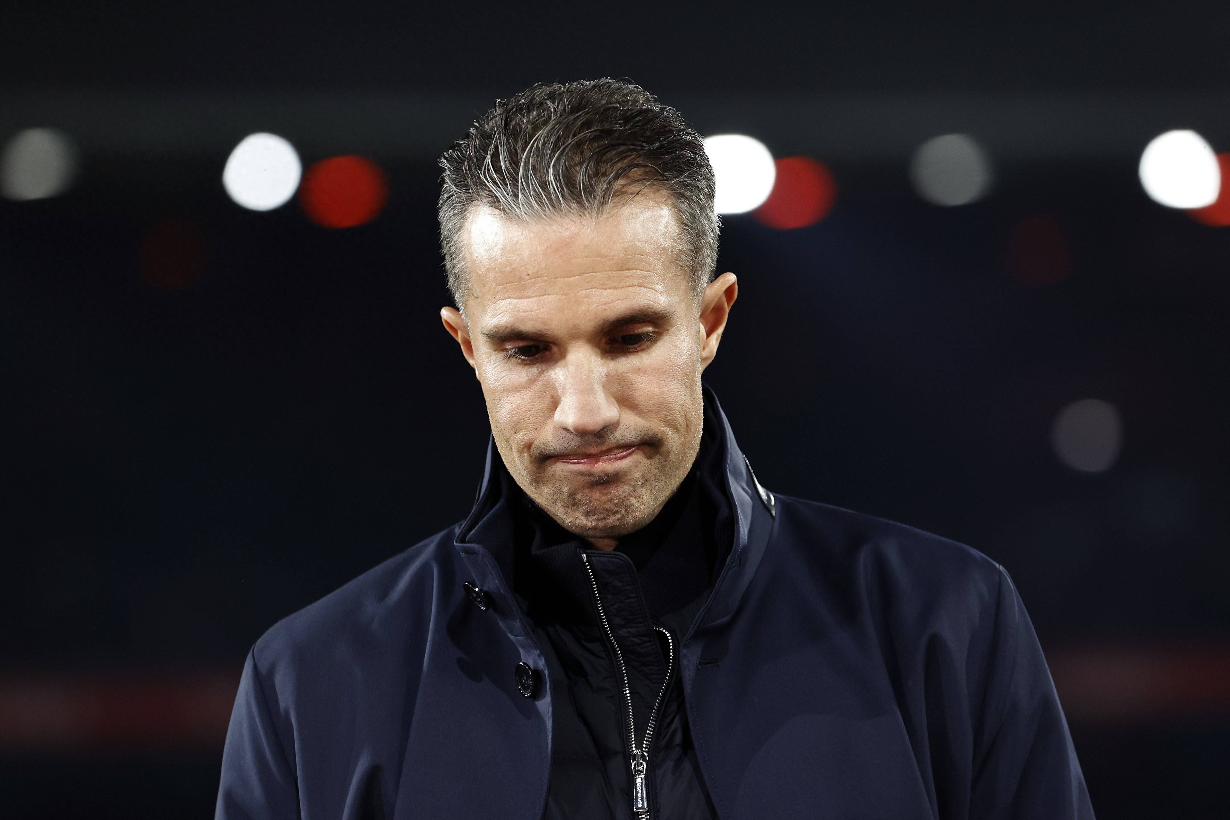 从今夜费耶诺德备战亚冠到那不勒斯伤情更新备战欧冠，今晨埃因霍温调整名单以备英超的简单介绍